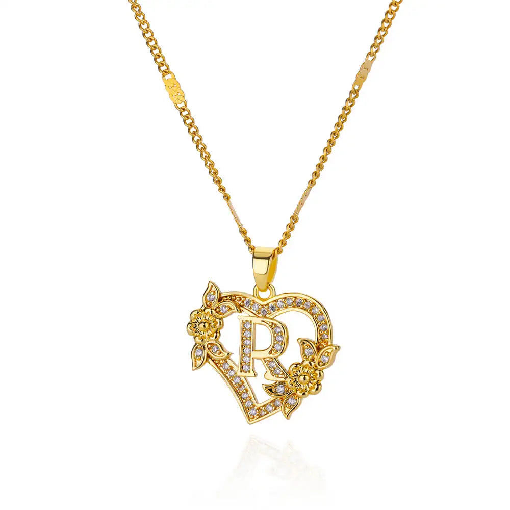 Collier avec pendentif initiale et coeur r