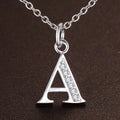 Collier long avec pendentif initiale  a