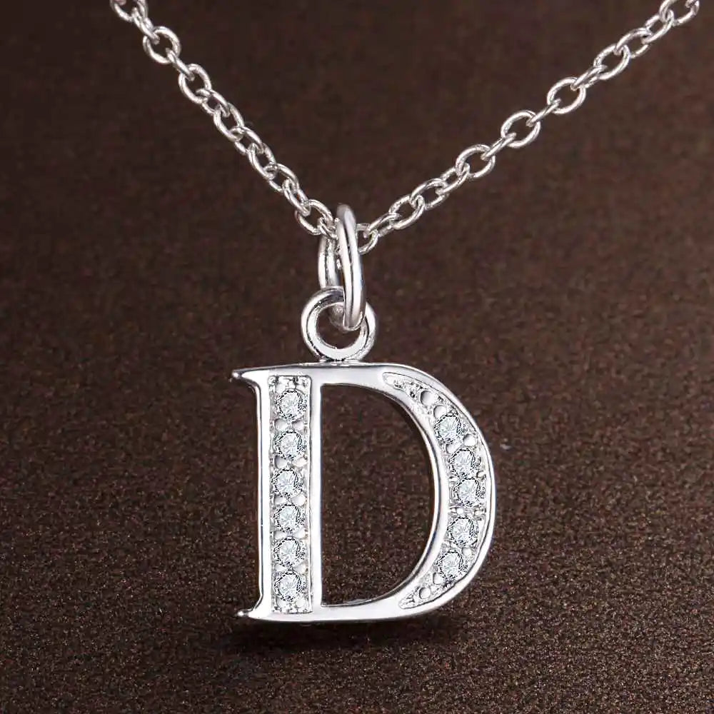 Collier long avec pendentif initiale  d