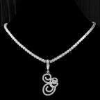 Collier ras de cou avec pendentif initiale et strass g