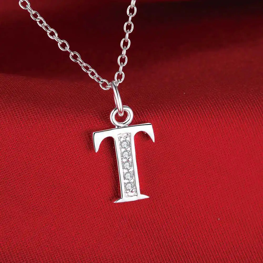 Collier long avec pendentif initiale  t