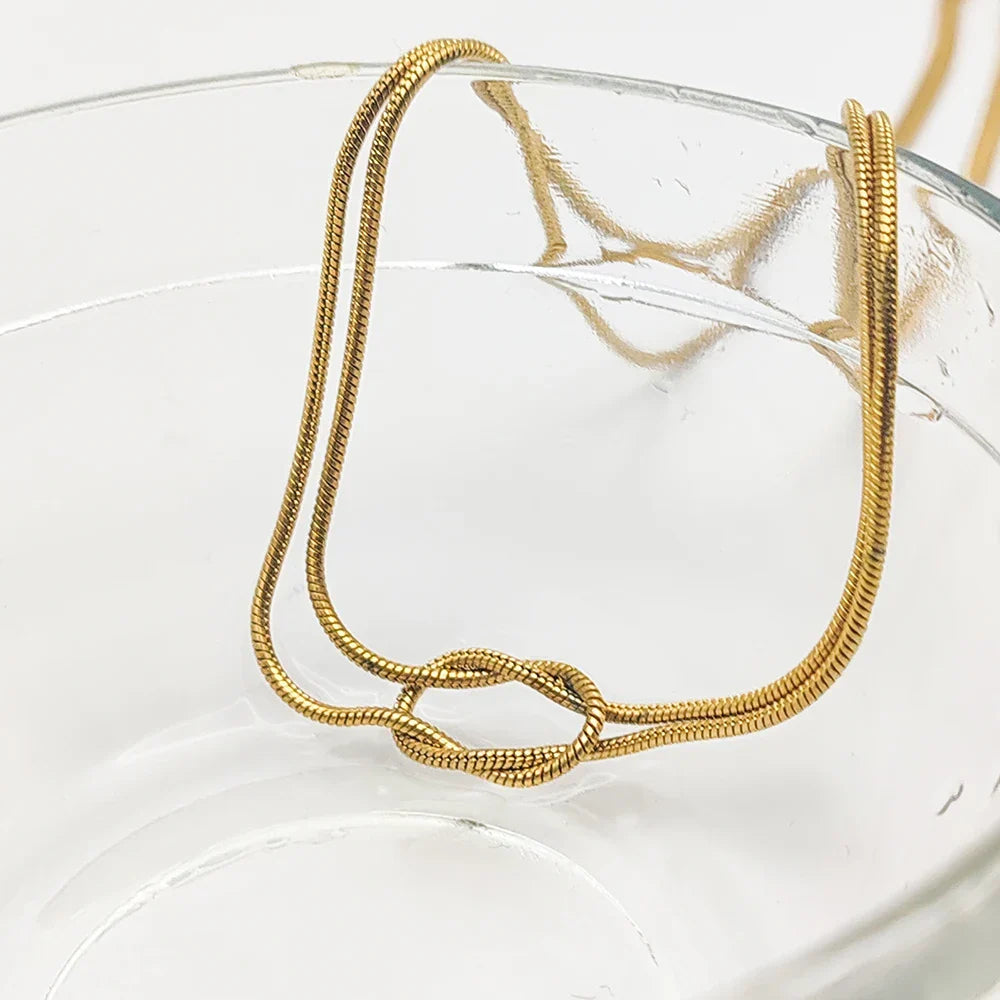 Collier avec Pendentif Noeud Minimaliste or