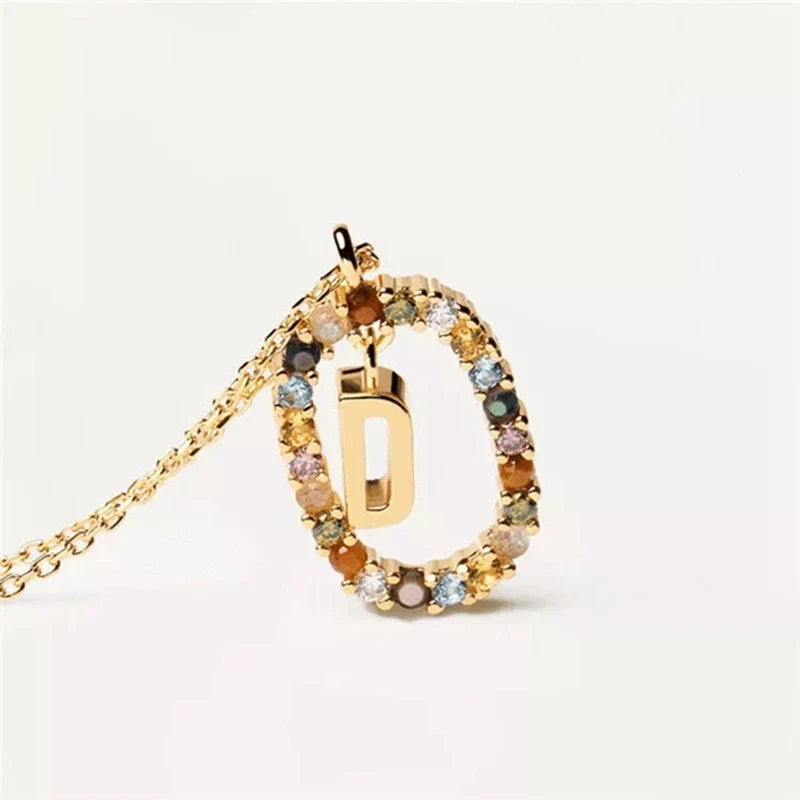 Collier avec pendentif ovale initiale d