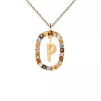 Collier avec pendentif ovale initiale p
