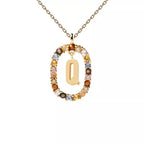 Collier avec pendentif ovale initiale q