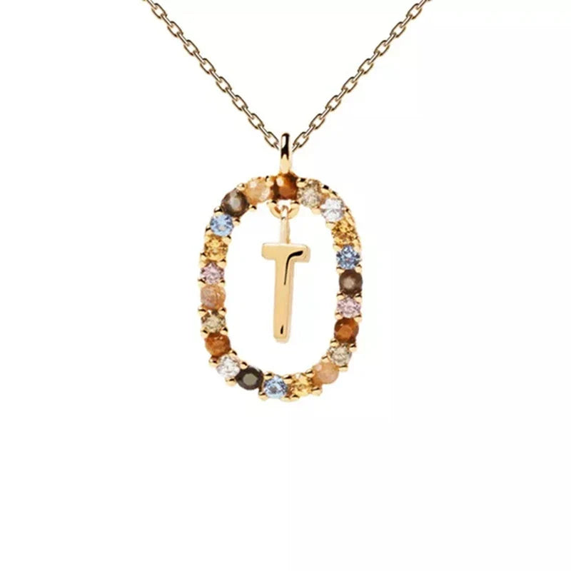 Collier avec pendentif ovale initiale t