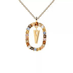 Collier avec pendentif ovale initiale v