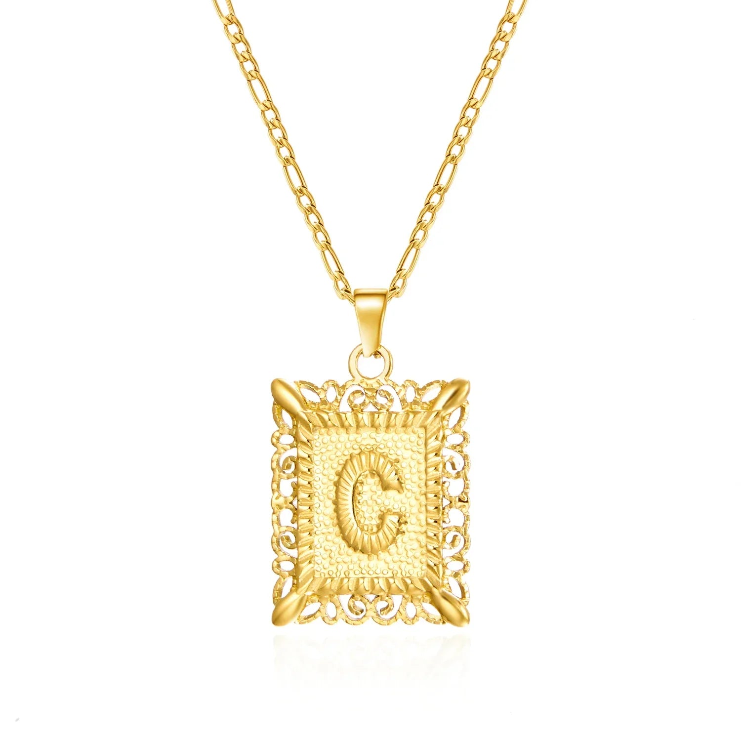 Collier avec pendentif rectangulaire initiale c