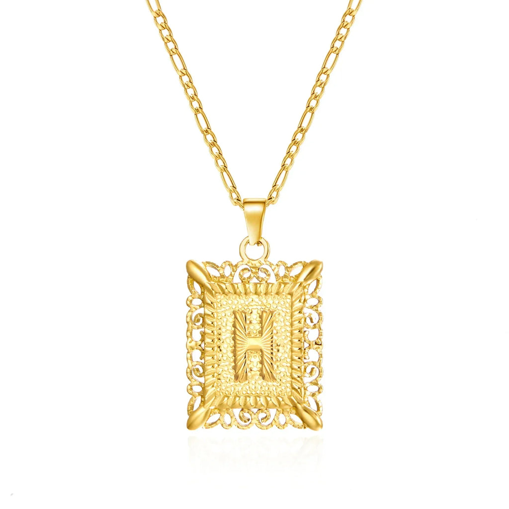 Collier avec pendentif rectangulaire initiale h