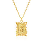 Collier avec pendentif rectangulaire initiale s