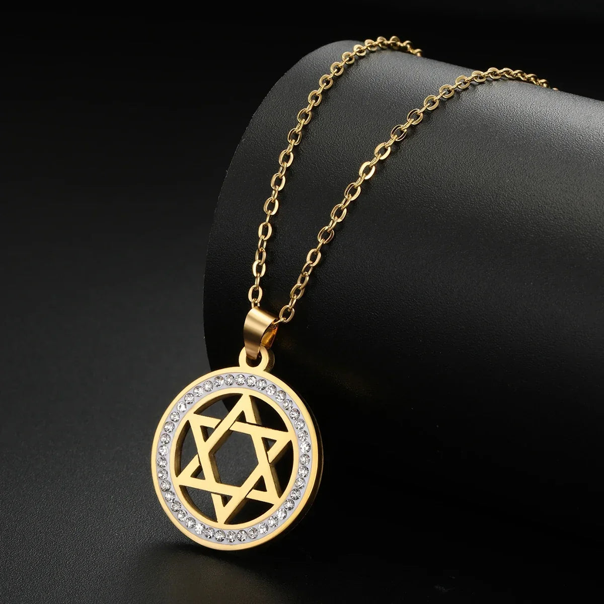 Collier avec pendentif rond avec symbole juif étoile de David or
