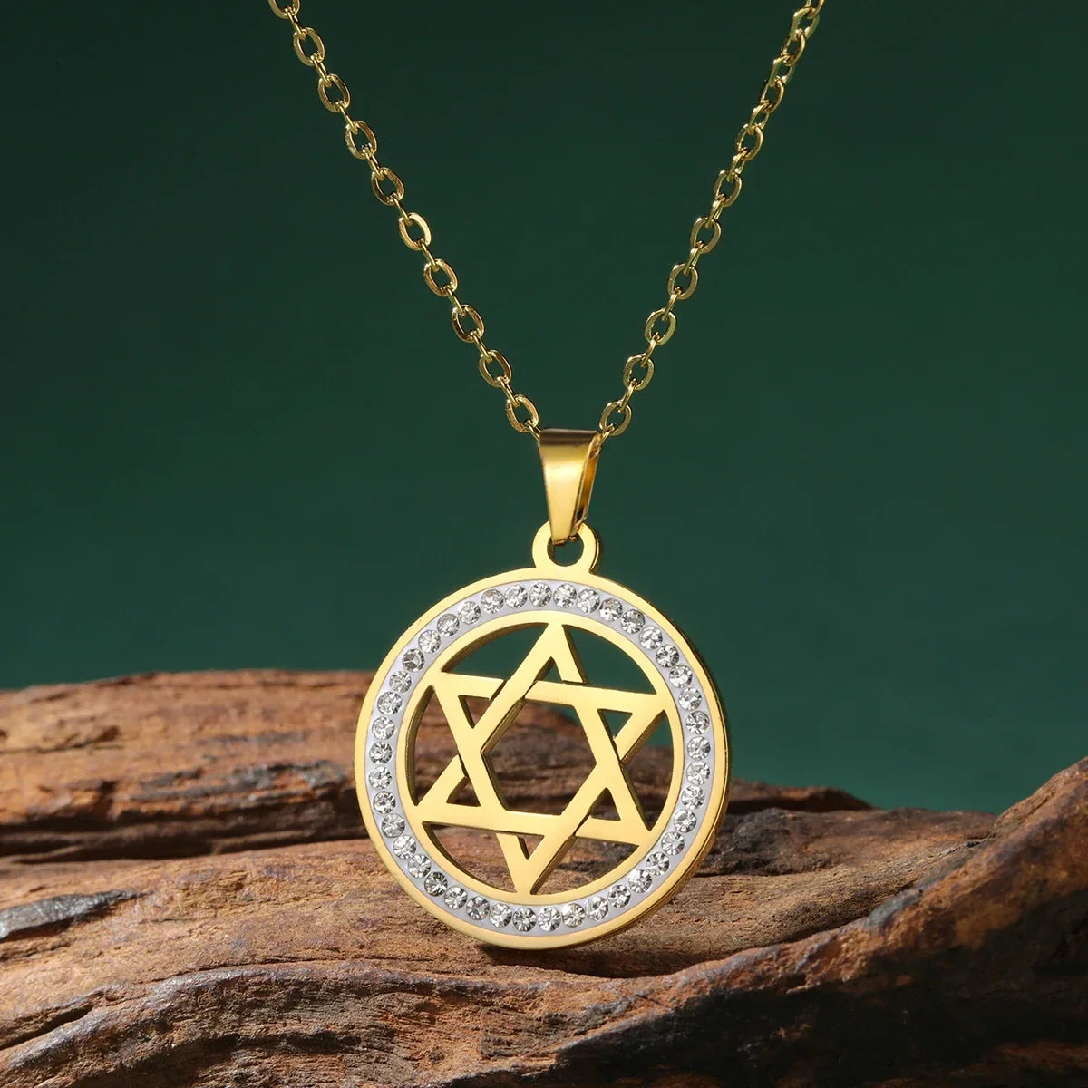 Collier avec pendentif rond avec symbole juif étoile de David or