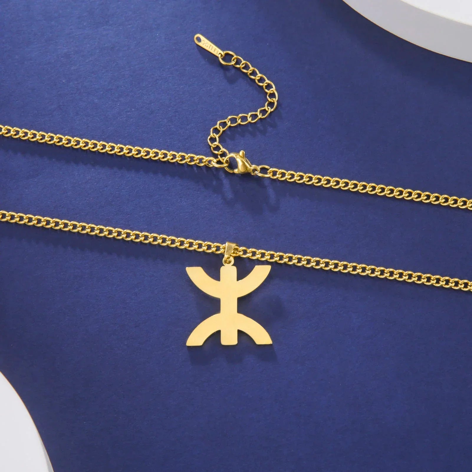 Collier avec pendentif symbolique berbère "yaz" arabe pour femme or