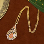 Collier avec pendentif traditionnel pour femme arabe orange