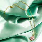 Necklace with Four-Leaf Clover Pendant Colored gold and pink