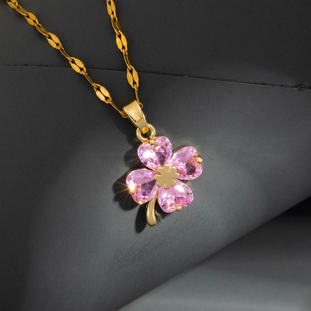 Necklace with Four-Leaf Clover Pendant Colored gold and pink