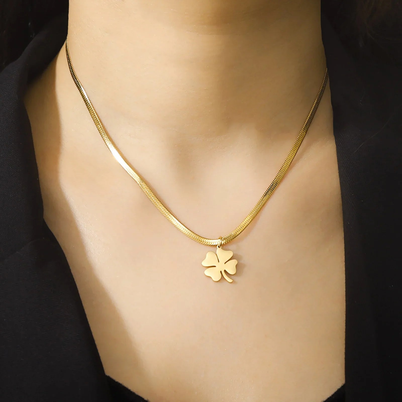 Necklace with Four-Leaf Clover Lucky Charm Pendant gold