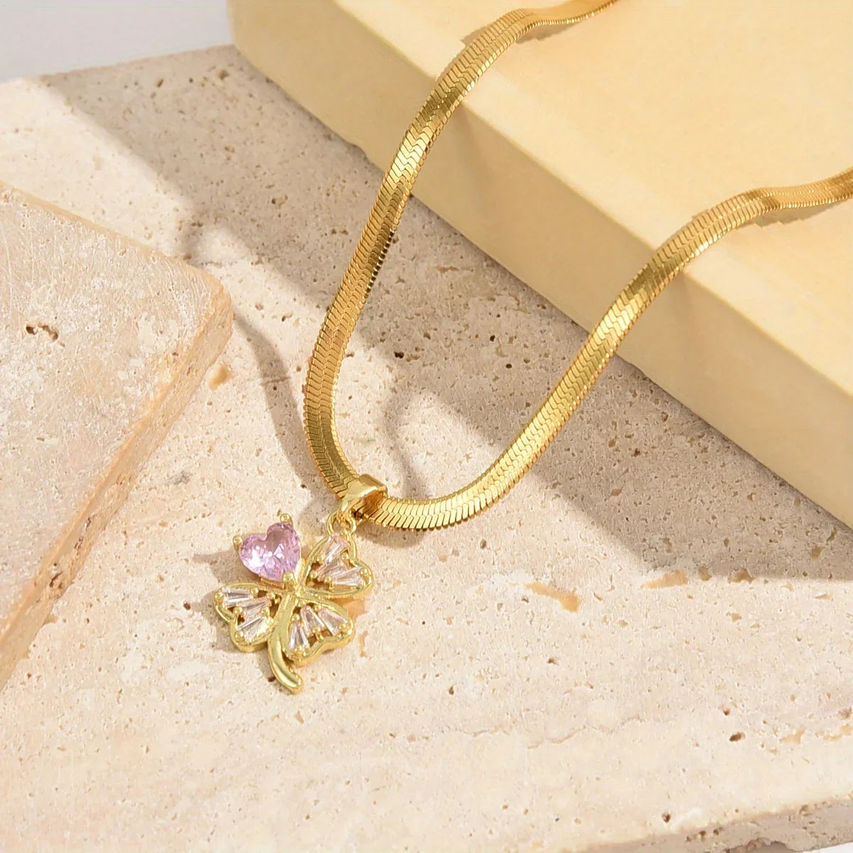 Necklace with 4-Leaf Clover Lucky Charm Pendant and Zircon