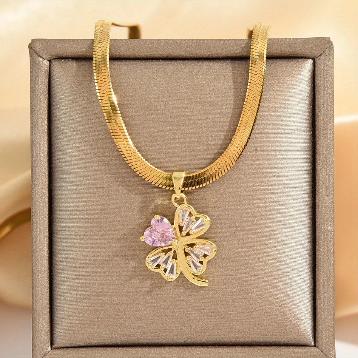 Necklace with 4-Leaf Clover Lucky Charm Pendant and Zircon