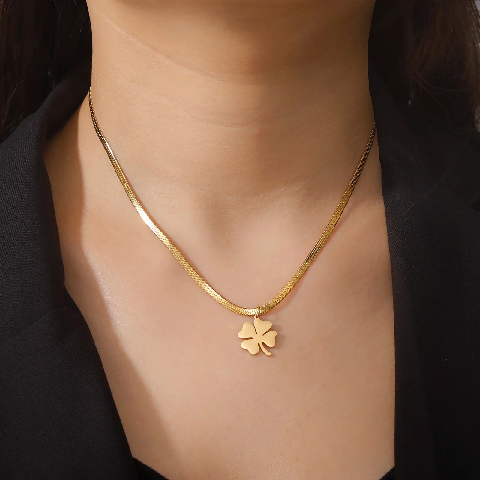 Necklace with Four-Leaf Clover Lucky Charm Pendant gold