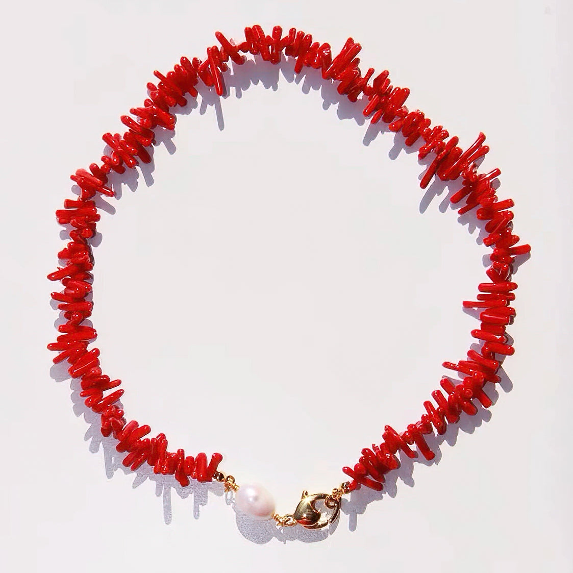 Collier corail rouge et perle blanche