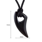 Collier cordon avec pendentif dent de requin