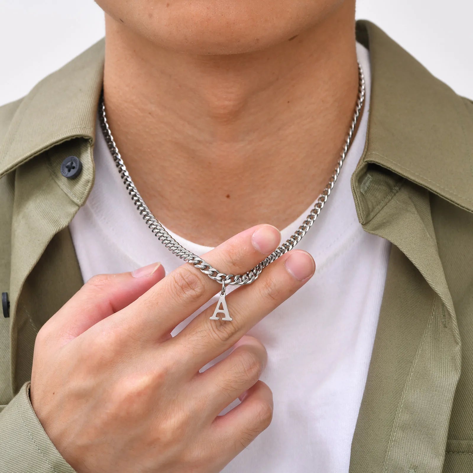 Collier homme avec pendentif personnalisé initiale  a