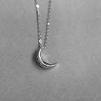 Discreet Necklace with Moon Pendant for Women Silver
