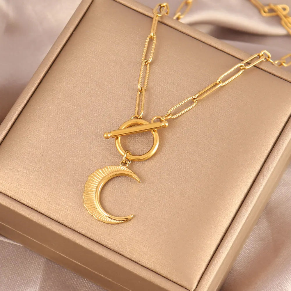 Elegant Necklace with Moon Pendant