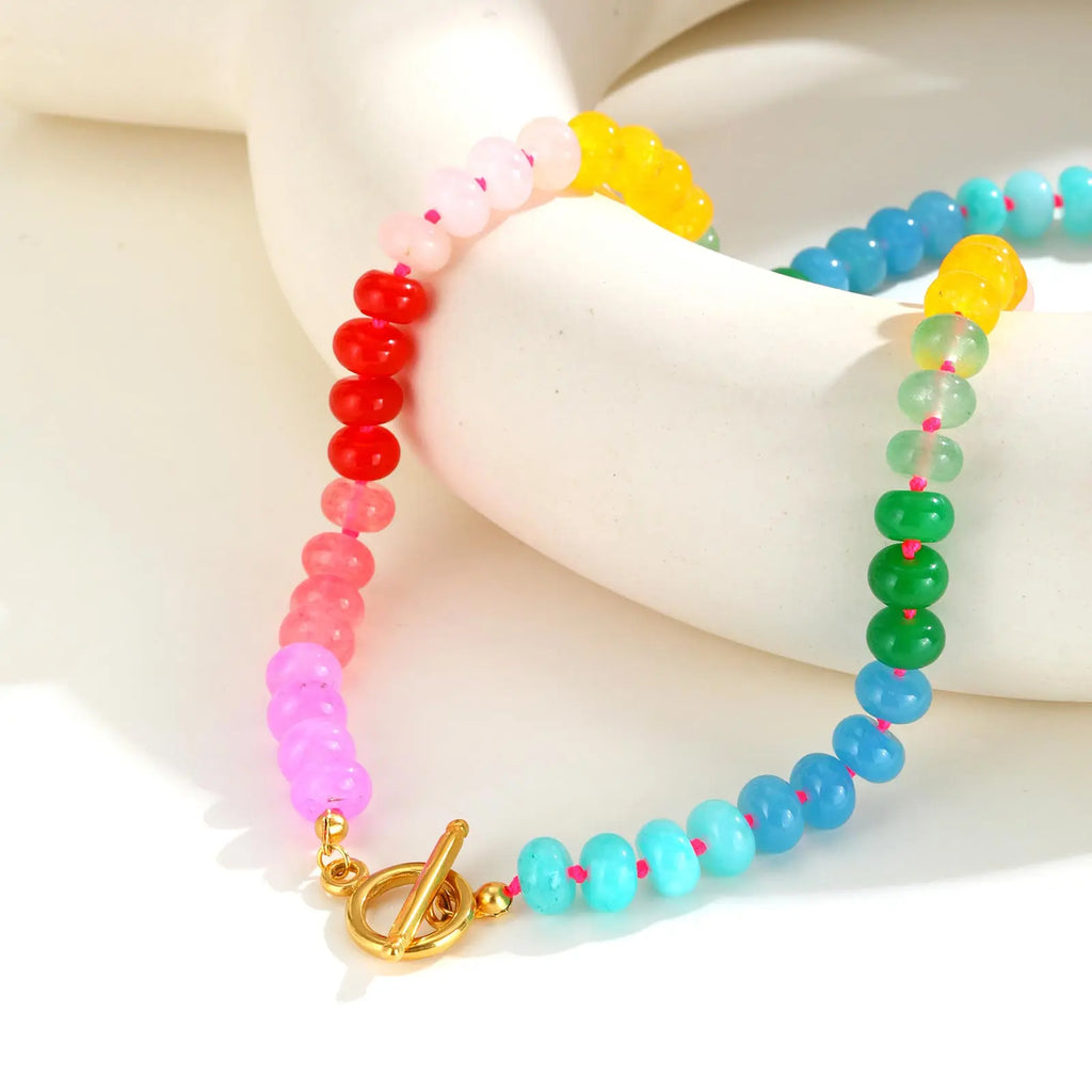 Collier avec pendentif arc-en-ciel et perles