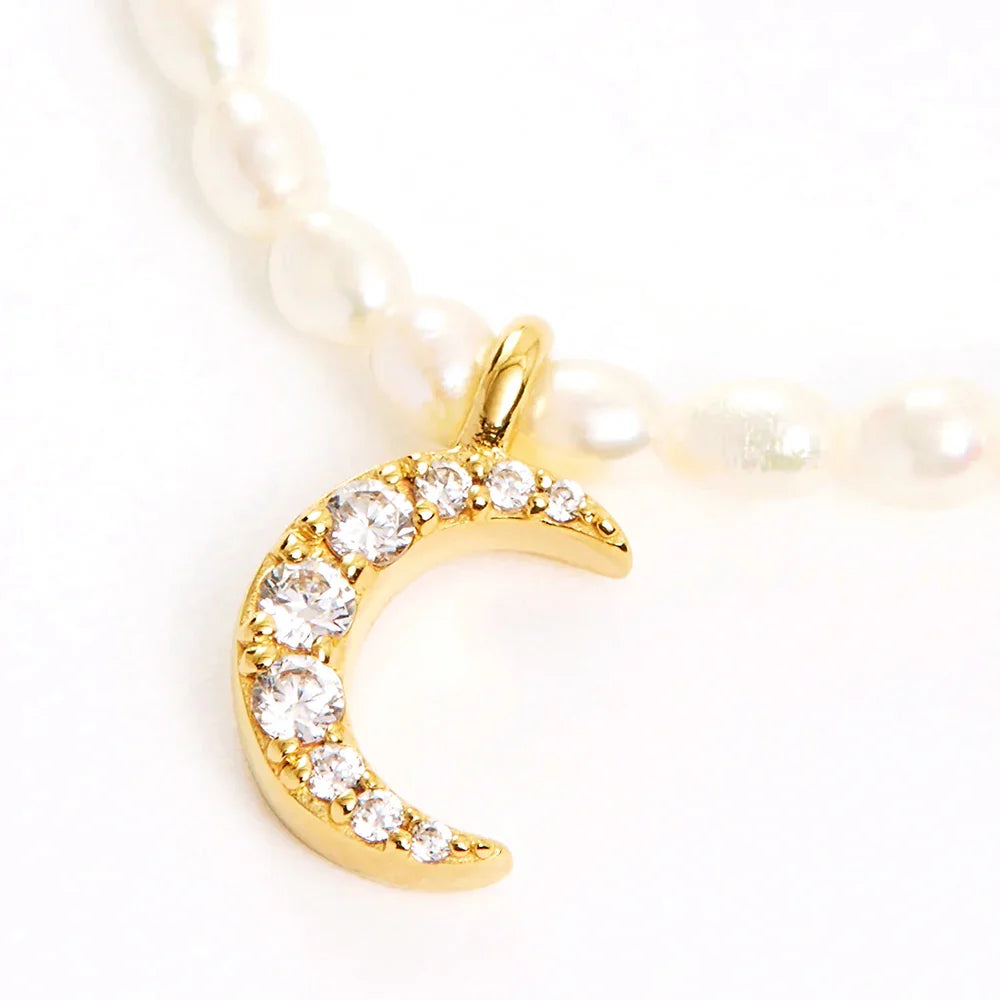 Moon Pendant Pearl Necklace