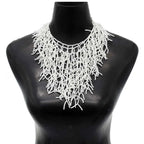 Collier et pendentif plastron corail  blanc