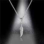 Collier et pendentif plume argenté