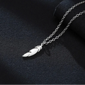 Collier et pendentif plume discret pour homme