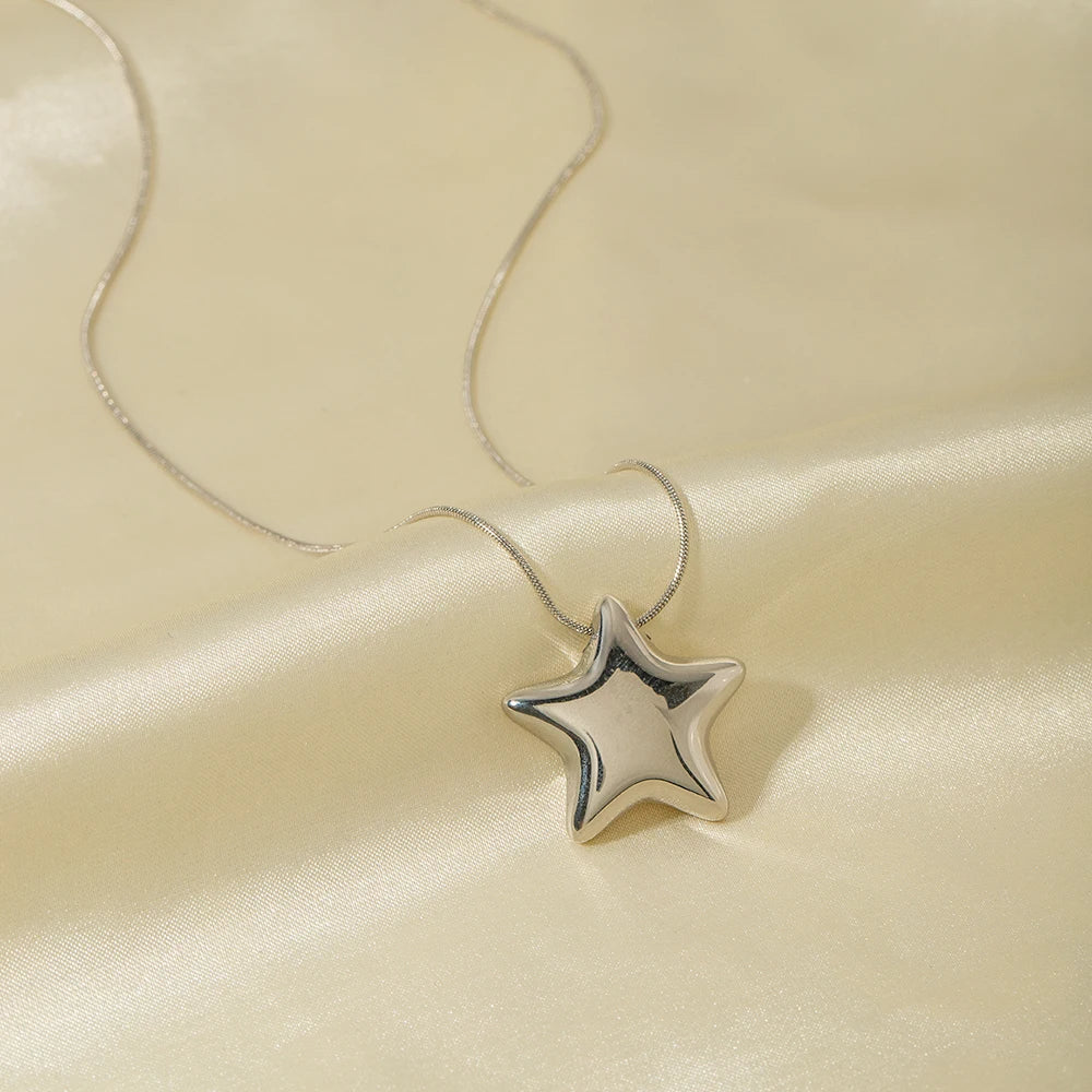 Women's Star Pendant Necklace silver