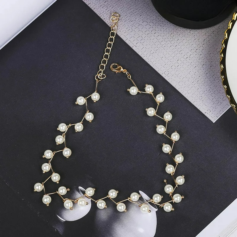 Original Choker Necklace with Gold White Pearls