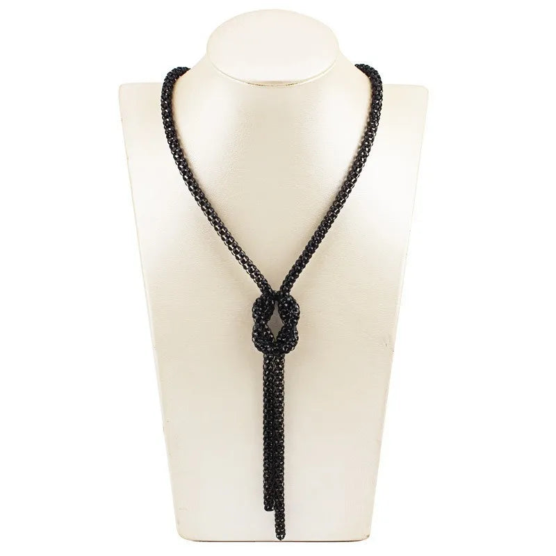 Collier Long avec Pendentif Noeud noir