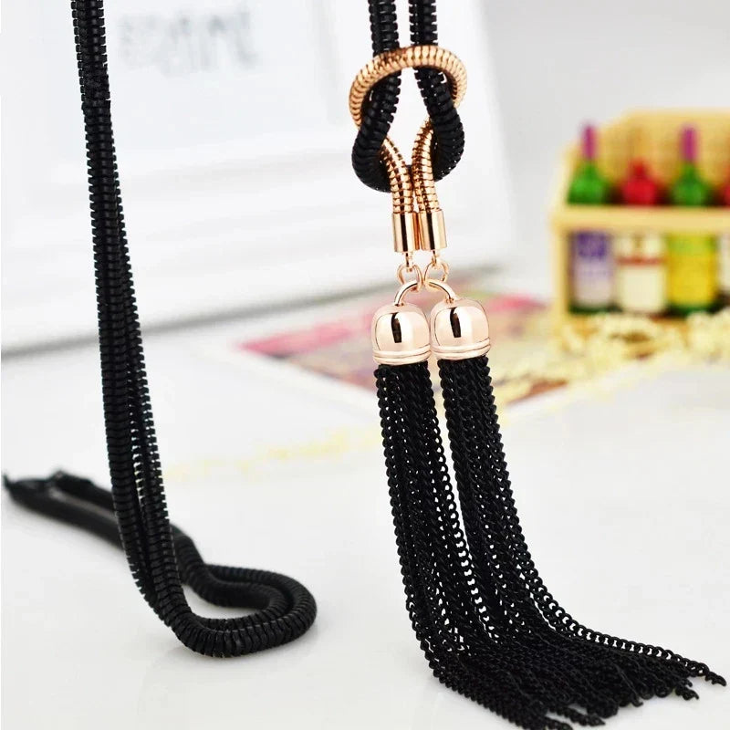 Collier long avec pendentif noeud pour femme