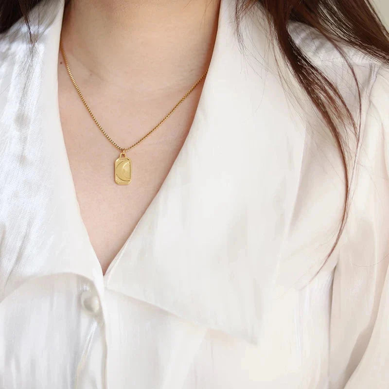 Vintage Style Moon Pendant Necklace