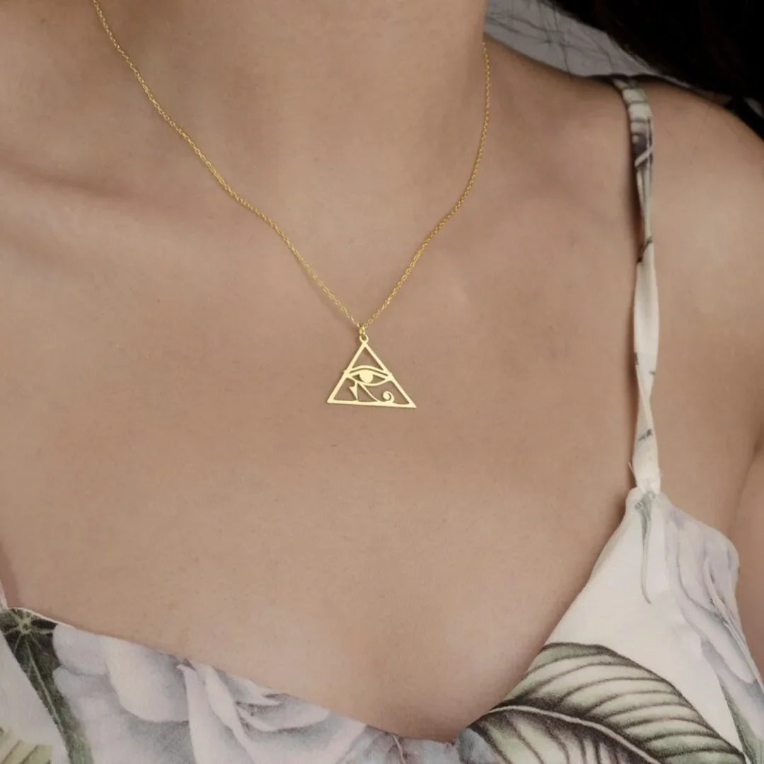 Egyptian Eye of Horus Necklace & Pendant Oudjat Woman gold