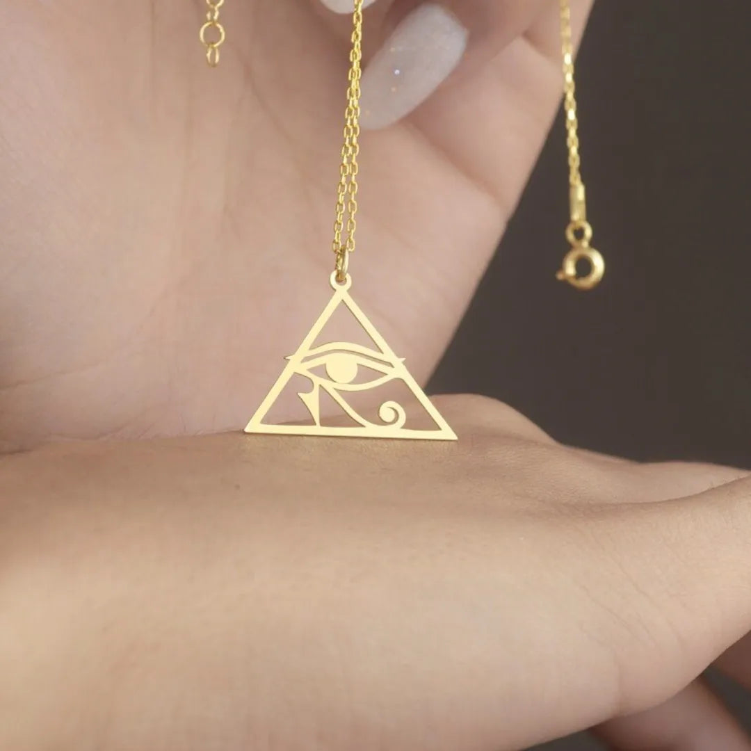 Egyptian Eye of Horus Necklace & Pendant Oudjat Woman gold