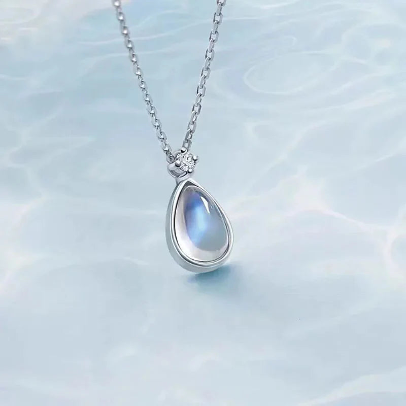 Collier Pendentif Ovale Fertilité de la Femme Pierre de Lune