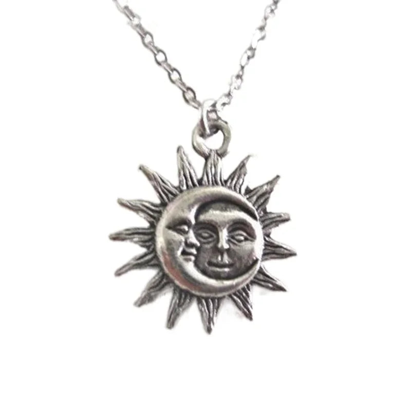 Collier Pendentif Soleil et Lune Homme ou Femme