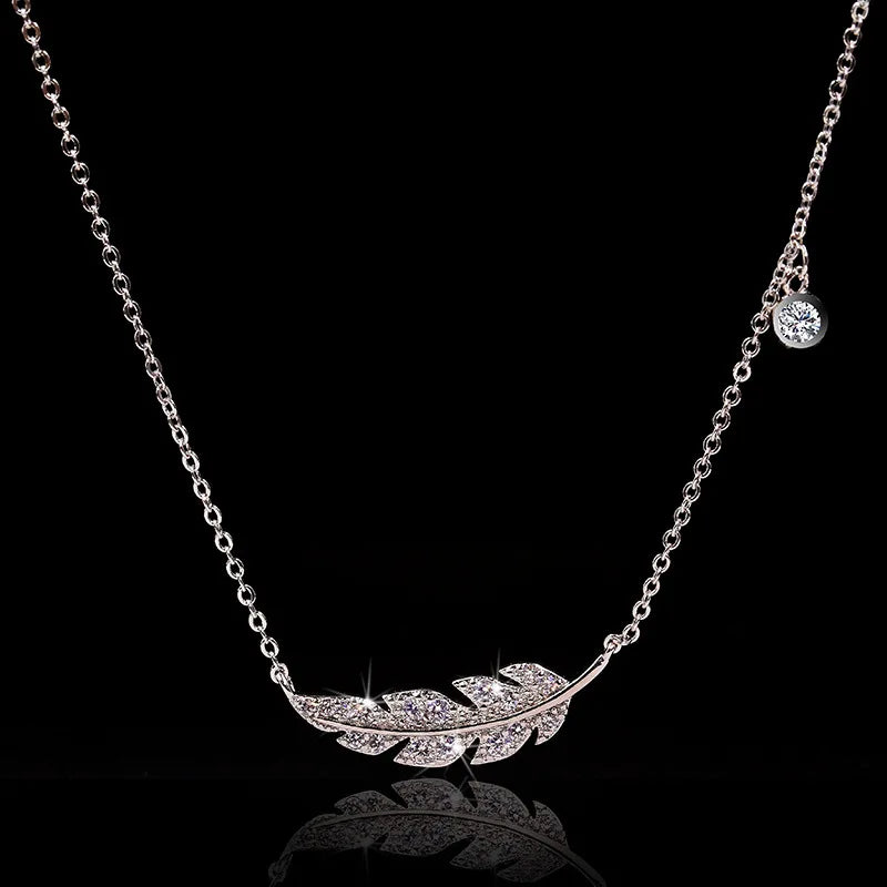 Collier plume scintillant pour femme