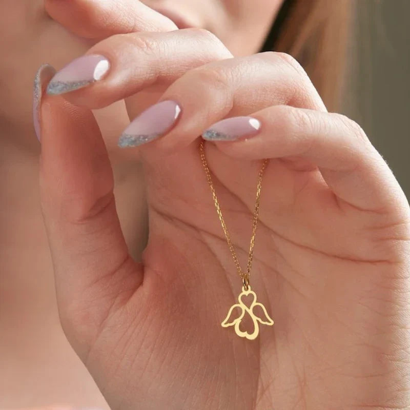 Collier femme avec pendentif ailes d'ange or