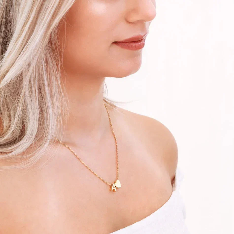 Collier pour femme avec pendentif coeur et initiale - lettre