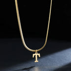 Collier ras de cou femme avec pendentif initiale t