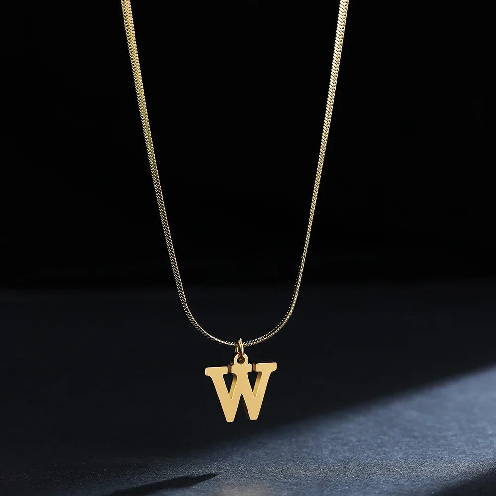 Collier ras de cou femme avec pendentif initiale w