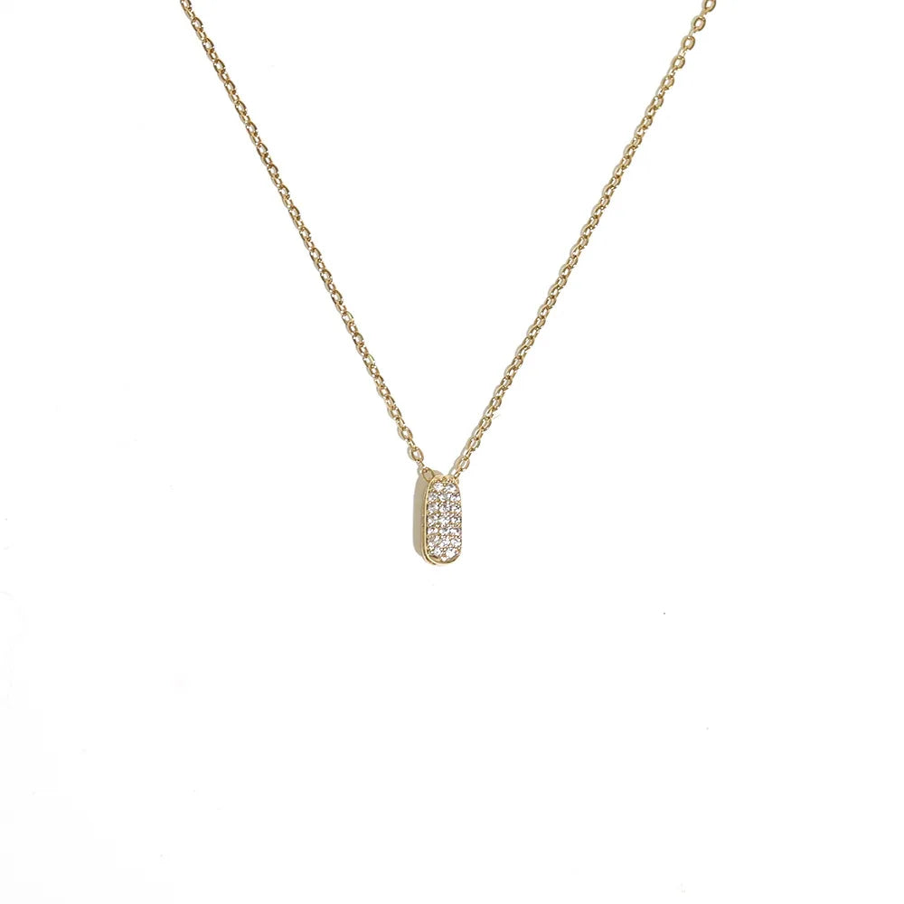 Collier ras de cou femme avec pendentif minimaliste initiale i