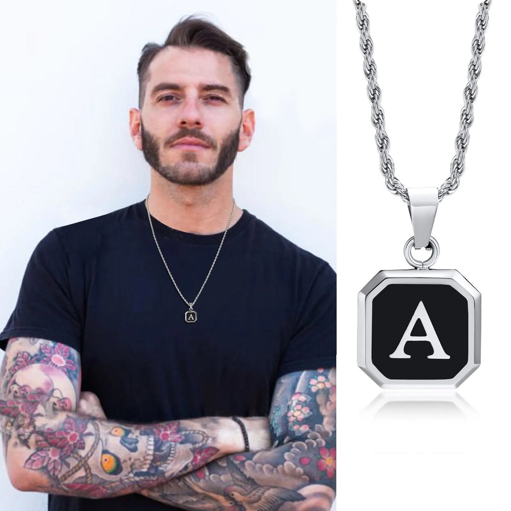 Collier homme avec pendentif hexagonale initiale